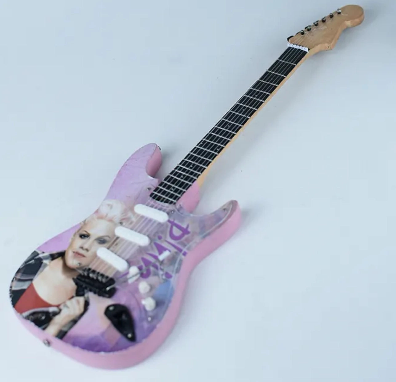 Collectable miniature Guitar