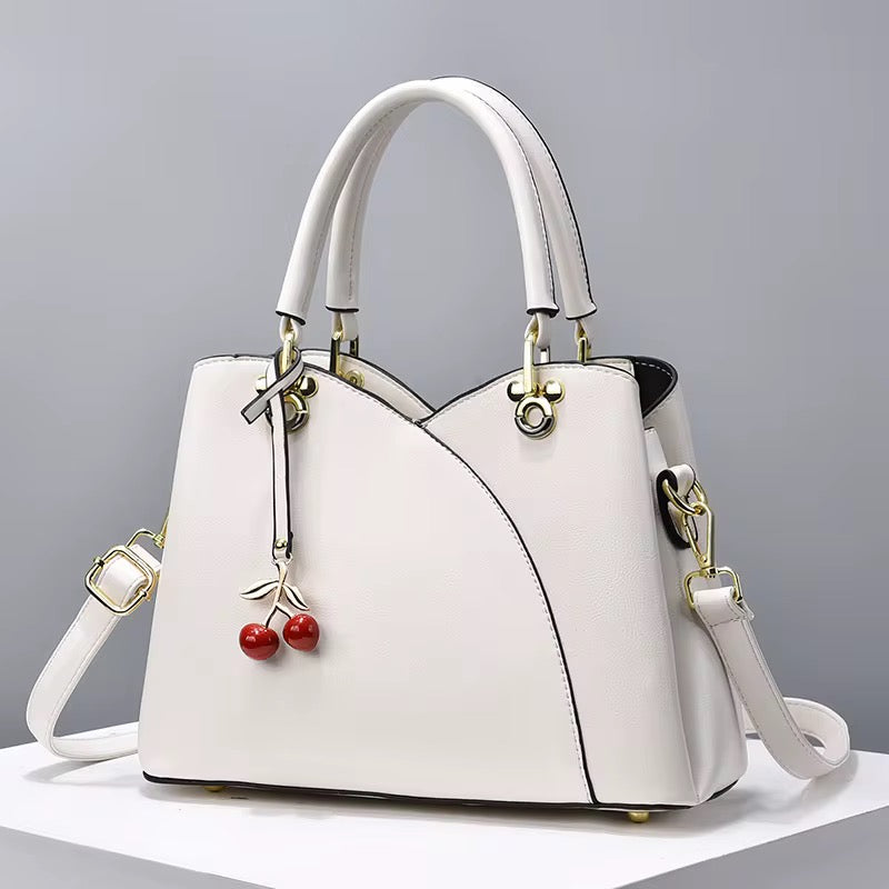 Single shoulder cross body leather bag