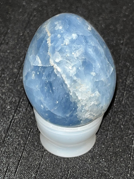 Blue calcite