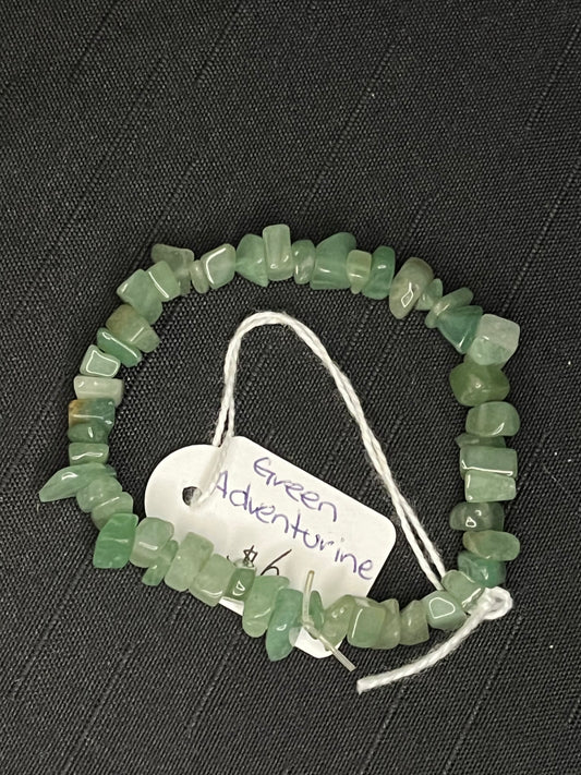 Green aventurine chip bracelet